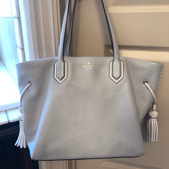kate spade Handbags - Kate spade tote! 100% authentic!